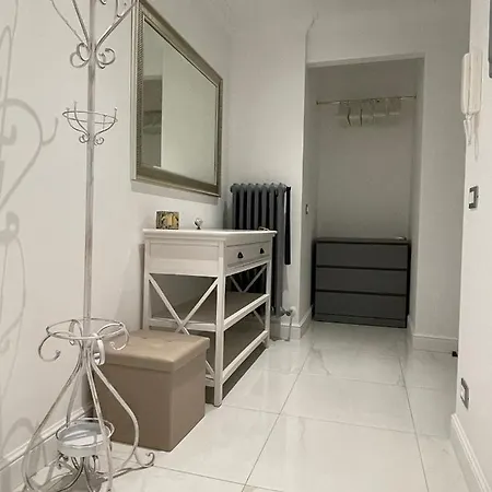 In The Heart Of Apartman *